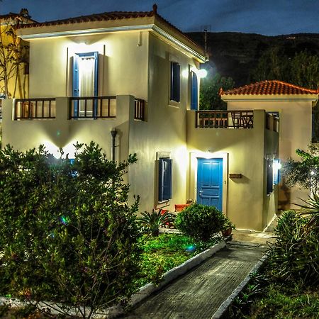 Mainades Maisonettes & Studios Menites ภายนอก รูปภาพ