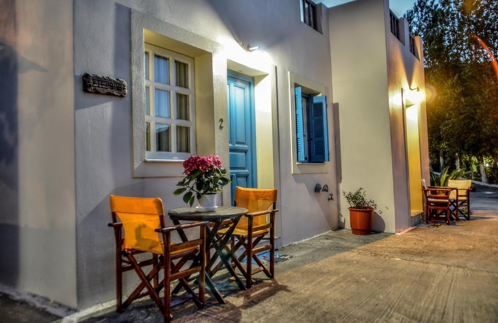 Mainades Maisonettes & Studios Menites ภายนอก รูปภาพ
