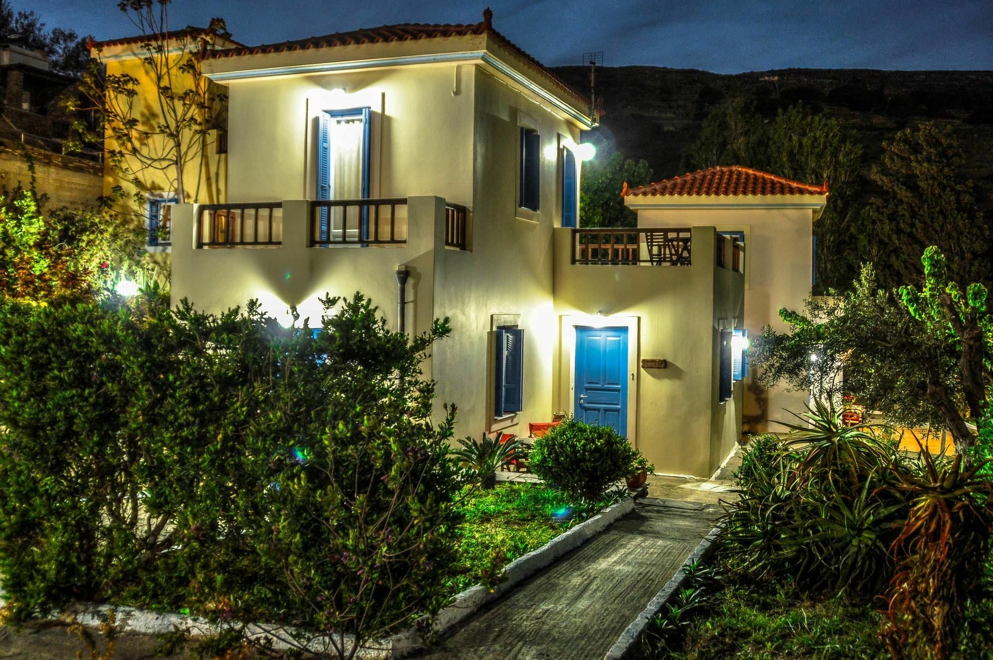 Mainades Maisonettes & Studios Menites ภายนอก รูปภาพ